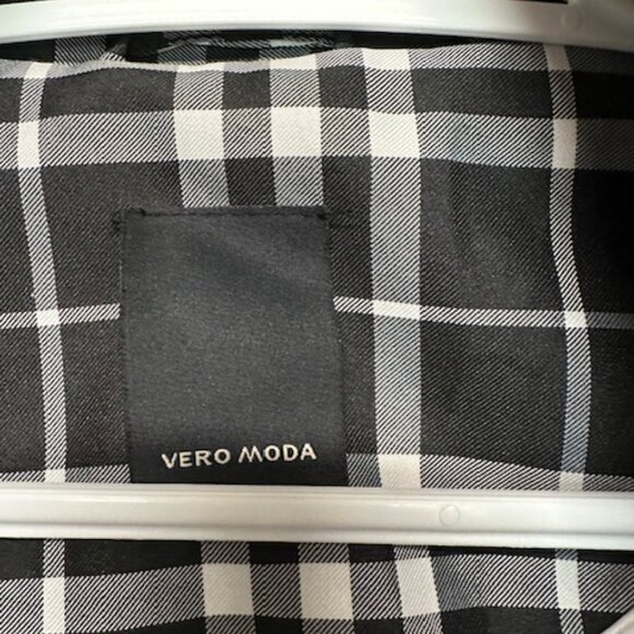 Vera Moda Rain Jacket - Picture 3 of 4